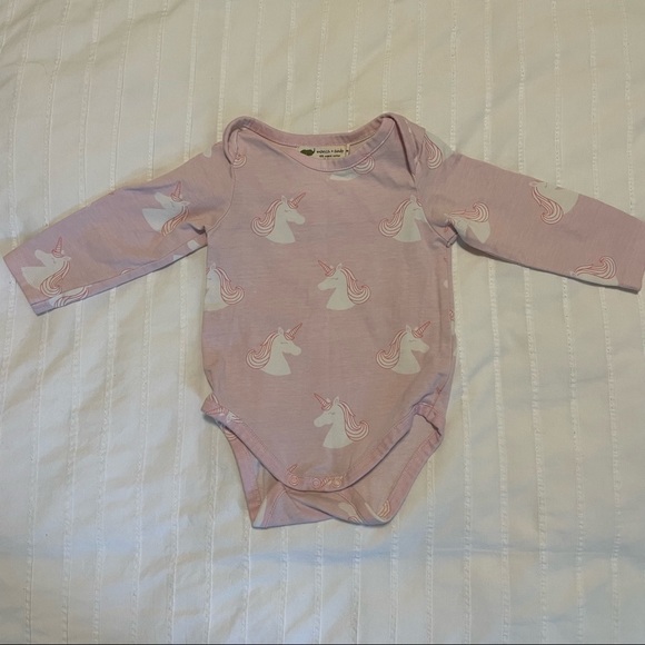 Monica & Andy unicorn onesie 6-9M - Picture 5 of 6